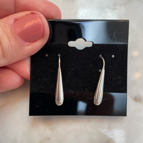 Silver drop earrings - Picture 3 of 4